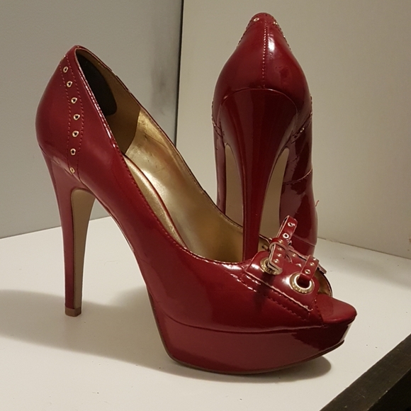 Red guess high heels - Picture 2 of 3